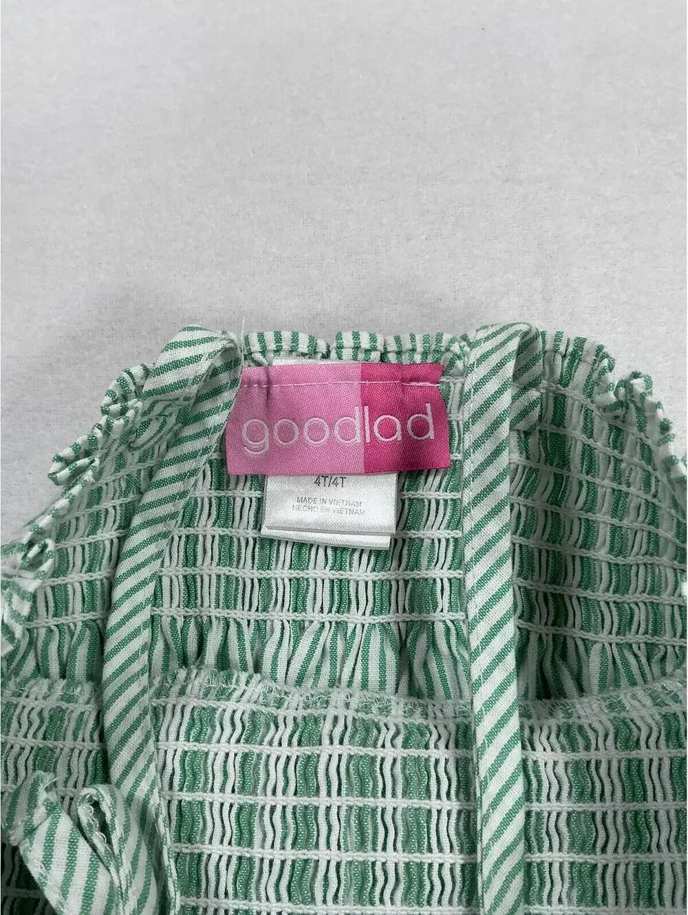 Goodlad Girls‎ 4T Green Seersucker Floral Applique Smocked Summer Dress